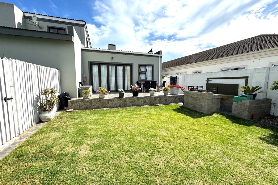 6 Bedroom Property for Sale in Country Club Western Cape